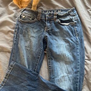 Nice fitting low rise jeans
